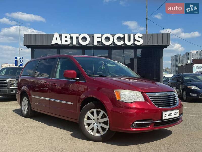 Chrysler Town & Country 2013