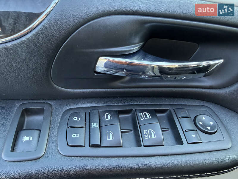 Минивэн Chrysler Town & Country 2016 в Киеве фото 14 Минивэн Chrysler Town & Country 2016 в Киеве