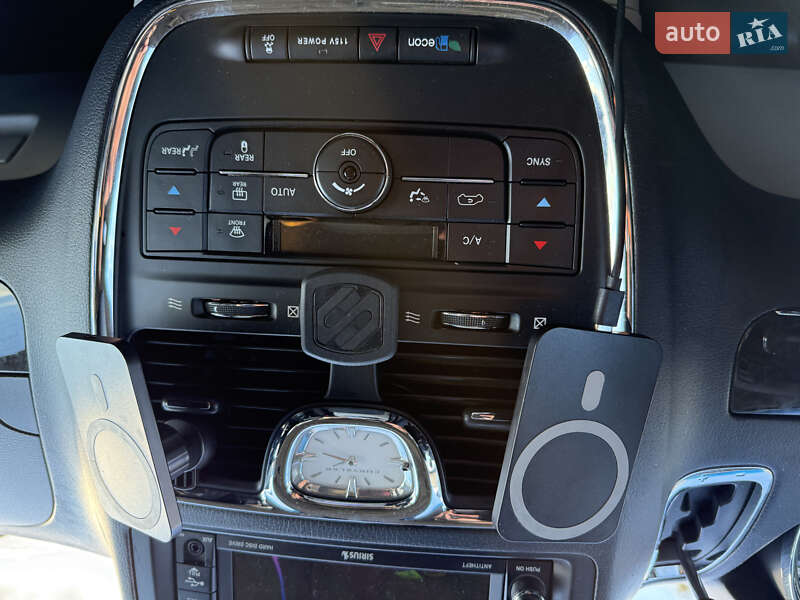 Минивэн Chrysler Town & Country 2016 в Киеве фото 20 Минивэн Chrysler Town & Country 2016 в Киеве