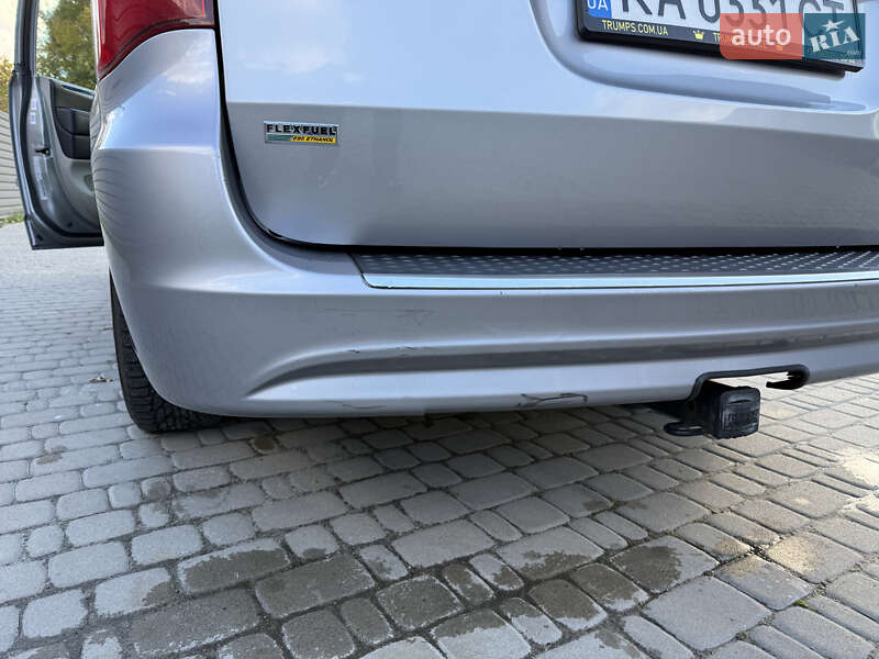 Минивэн Chrysler Town & Country 2016 в Киеве фото 34 Минивэн Chrysler Town & Country 2016 в Киеве