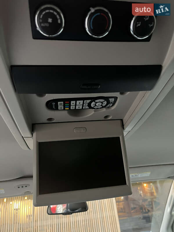 Минивэн Chrysler Town & Country 2012 в Виноградове