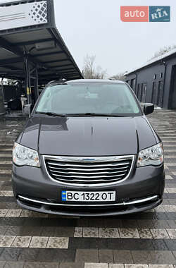 Мінівен Chrysler Town & Country 2014 в Києві