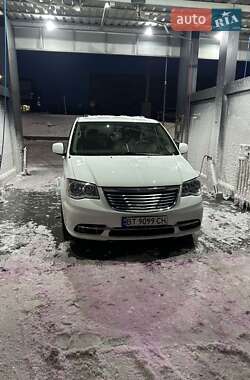 Минивэн Chrysler Town & Country 2016 в Киеве