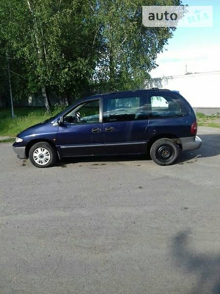 Минивэн Chrysler Voyager 1997 в Ровно