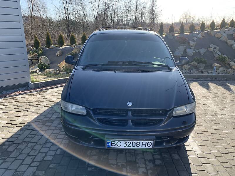 Мінівен Chrysler Voyager 2000 в Мостиській