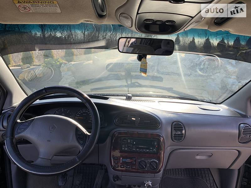 Мінівен Chrysler Voyager 2000 в Мостиській