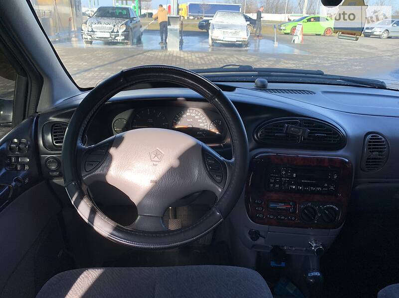 Мінівен Chrysler Voyager 2000 в Мостиській