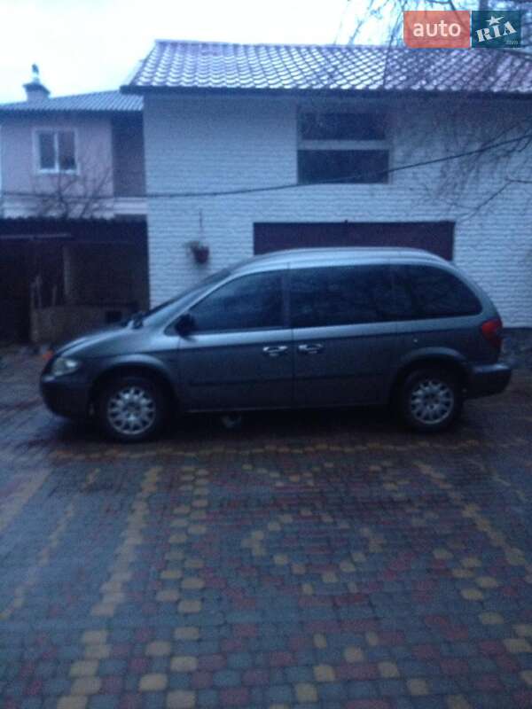 Минивэн Chrysler Voyager 2006 в Киеве