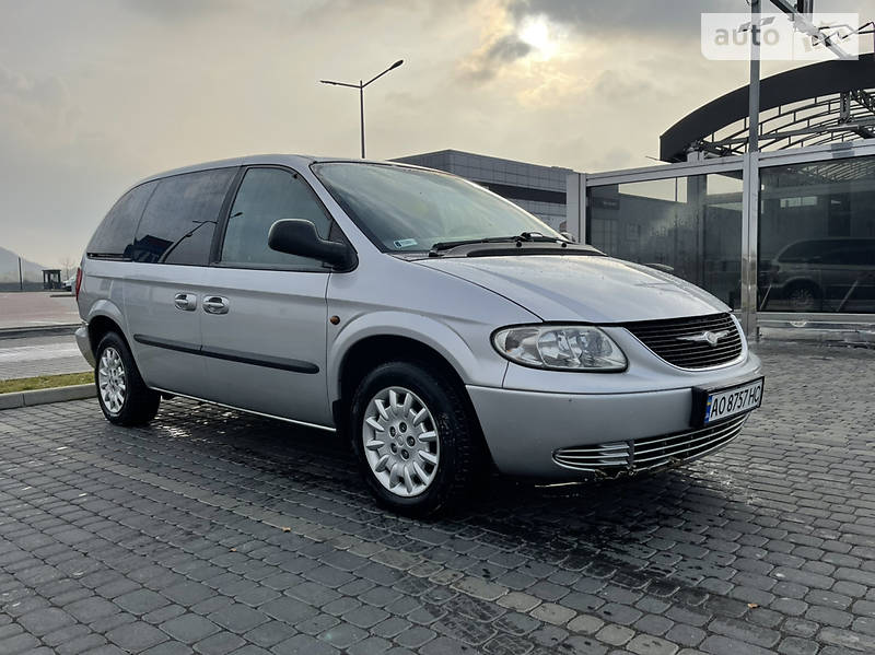 Минивэн Chrysler Voyager 2003 в Берегово