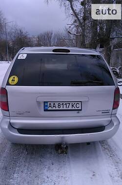 Минивэн Chrysler Voyager 2004 в Киеве