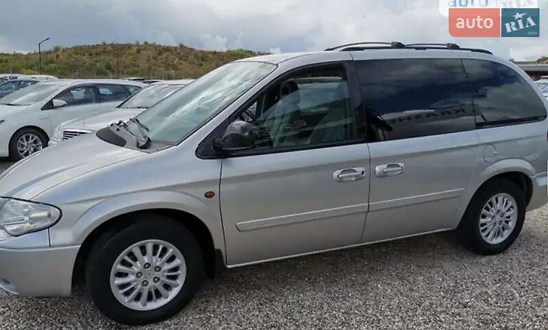 Минивэн Chrysler Voyager 2007 в Киеве