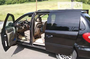 Седан Chrysler Voyager 2006 в Киеве
