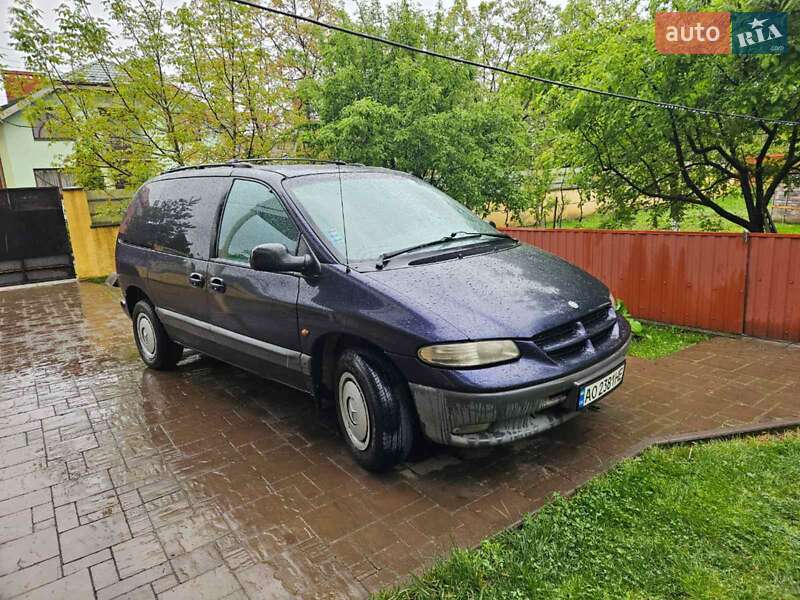 Минивэн Chrysler Voyager 1999 в Ужгороде