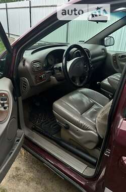 Внедорожник / Кроссовер Chrysler Voyager 2001 в Ковеле