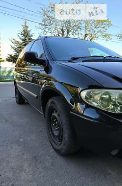 Минивэн Chrysler Voyager 2005 в Волочиске