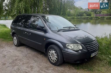 Минивэн Chrysler Voyager 2005 в Киеве