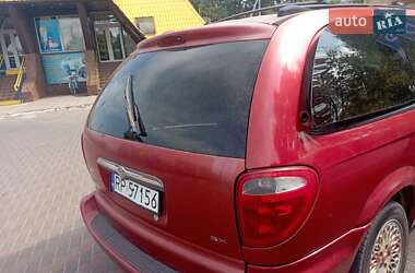 Минивэн Chrysler Voyager 2001 в Сарнах