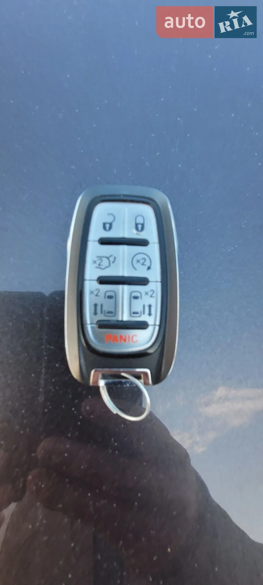 2020 Chrysler Voyager - мініатюра 2