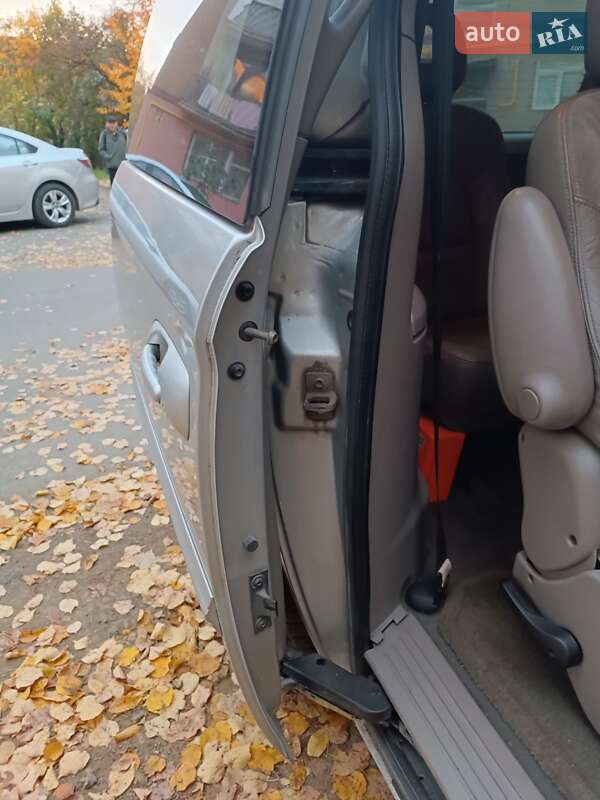 Минивэн Chrysler Voyager 2003 в Мукачево