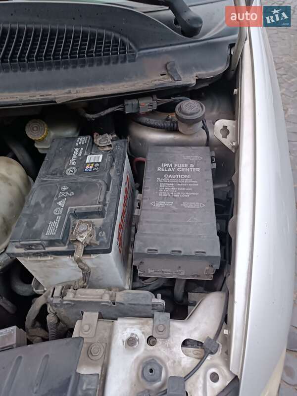 Минивэн Chrysler Voyager 2003 в Мукачево