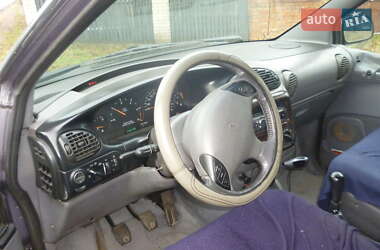 Минивэн Chrysler Voyager 1996 в 