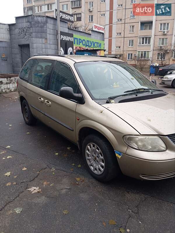 Минивэн Chrysler Voyager 2002 в Киеве
