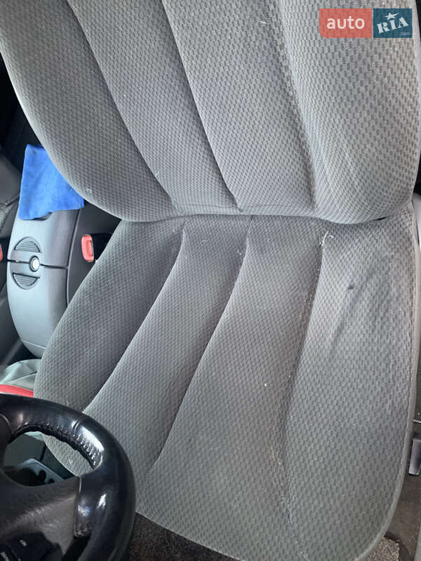 Минивэн Chrysler Voyager 2005 в Киеве