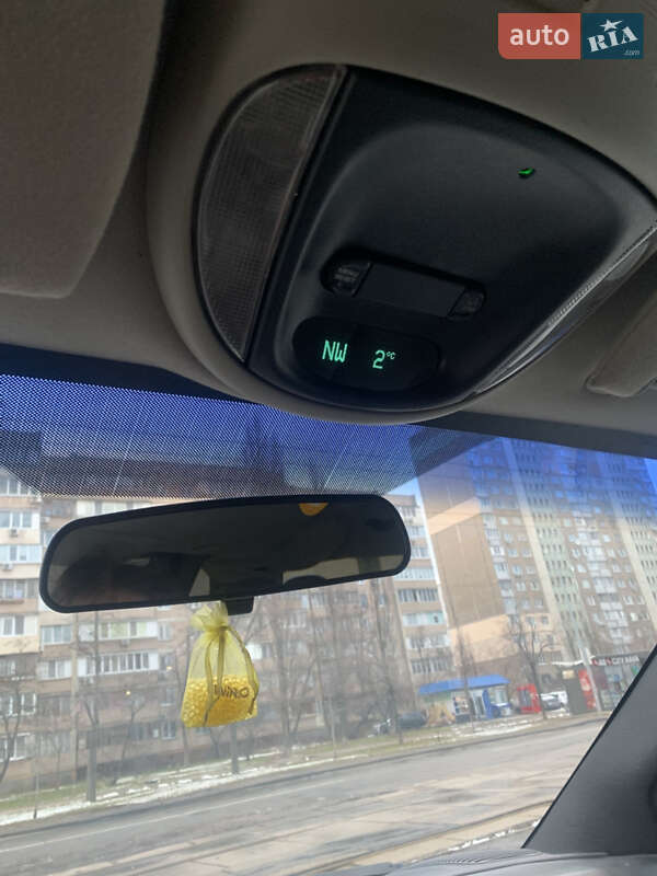 Минивэн Chrysler Voyager 2005 в Киеве