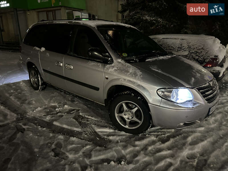 Мінівен Chrysler Voyager 2004 в 