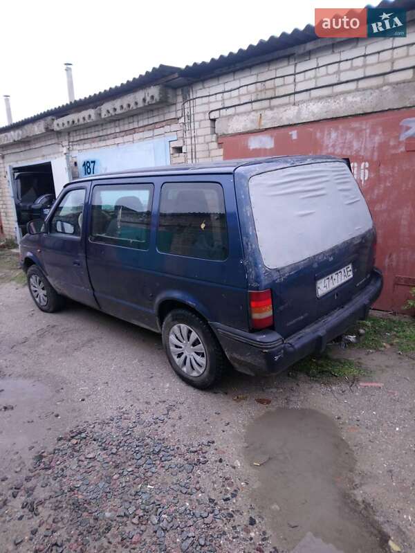 Минивэн Chrysler Voyager 1992 в Херсоне