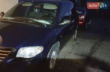 Минивэн Chrysler Voyager 2006 в 