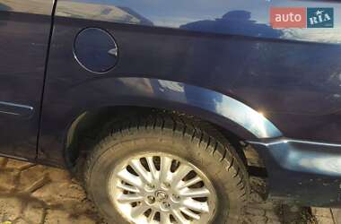 Минивэн Chrysler Voyager 2006 в 