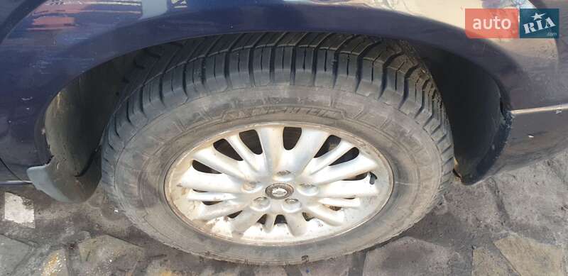 Минивэн Chrysler Voyager 2006 в Жовкве