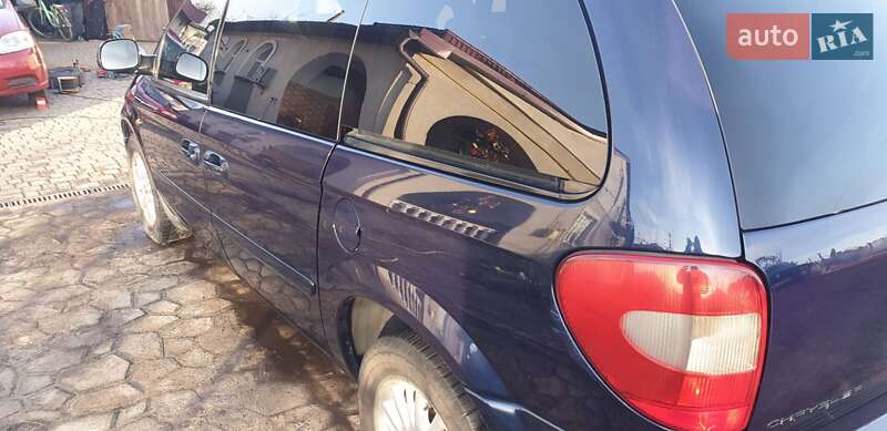 Минивэн Chrysler Voyager 2006 в Жовкве