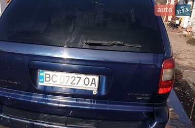 Минивэн Chrysler Voyager 2006 в 