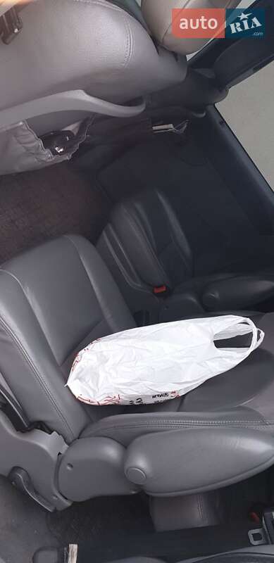 Минивэн Chrysler Voyager 2006 в Жовкве