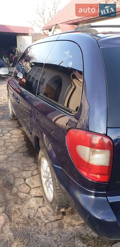 Минивэн Chrysler Voyager 2006 в Жовкве