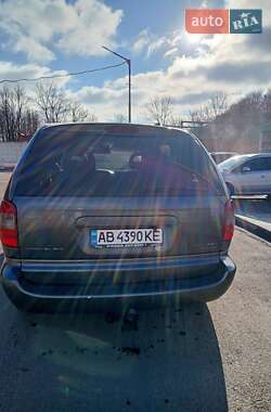 Минивэн Chrysler Voyager 2004 в Виннице