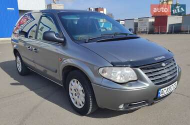 Минивэн Chrysler Voyager 2006 в 