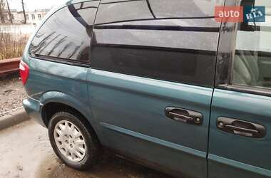 Минивэн Chrysler Voyager 2001 в 