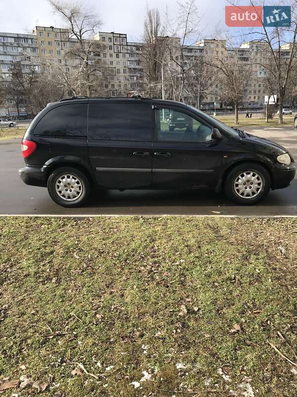 Минивэн Chrysler Voyager 2006 в Днепре