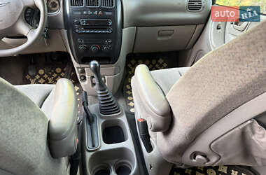 Минивэн Chrysler Voyager 2002 в 