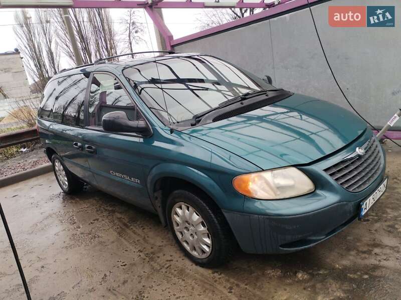Минивэн Chrysler Voyager 2001 в Киеве