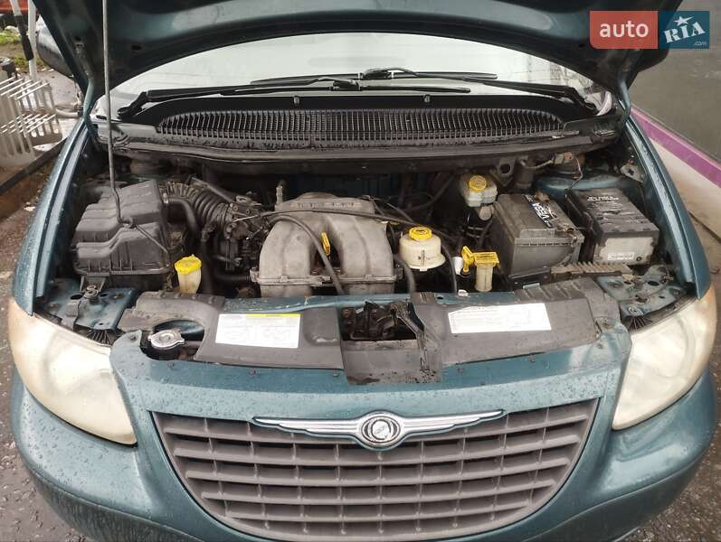 Минивэн Chrysler Voyager 2001 в Киеве