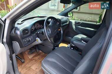 Минивэн Chrysler Voyager 2005 в 