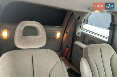 Минивэн Chrysler Voyager 2001 в 