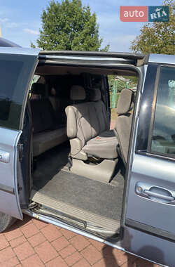 Минивэн Chrysler Voyager 2003 в 