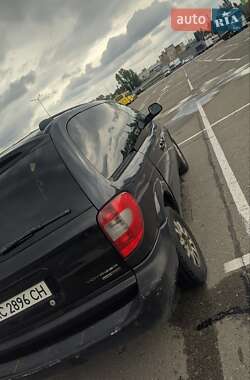 Минивэн Chrysler Voyager 2001 в 
