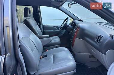 Минивэн Chrysler Voyager 2004 в 