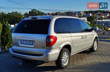 Минивэн Chrysler Voyager 2006 в 